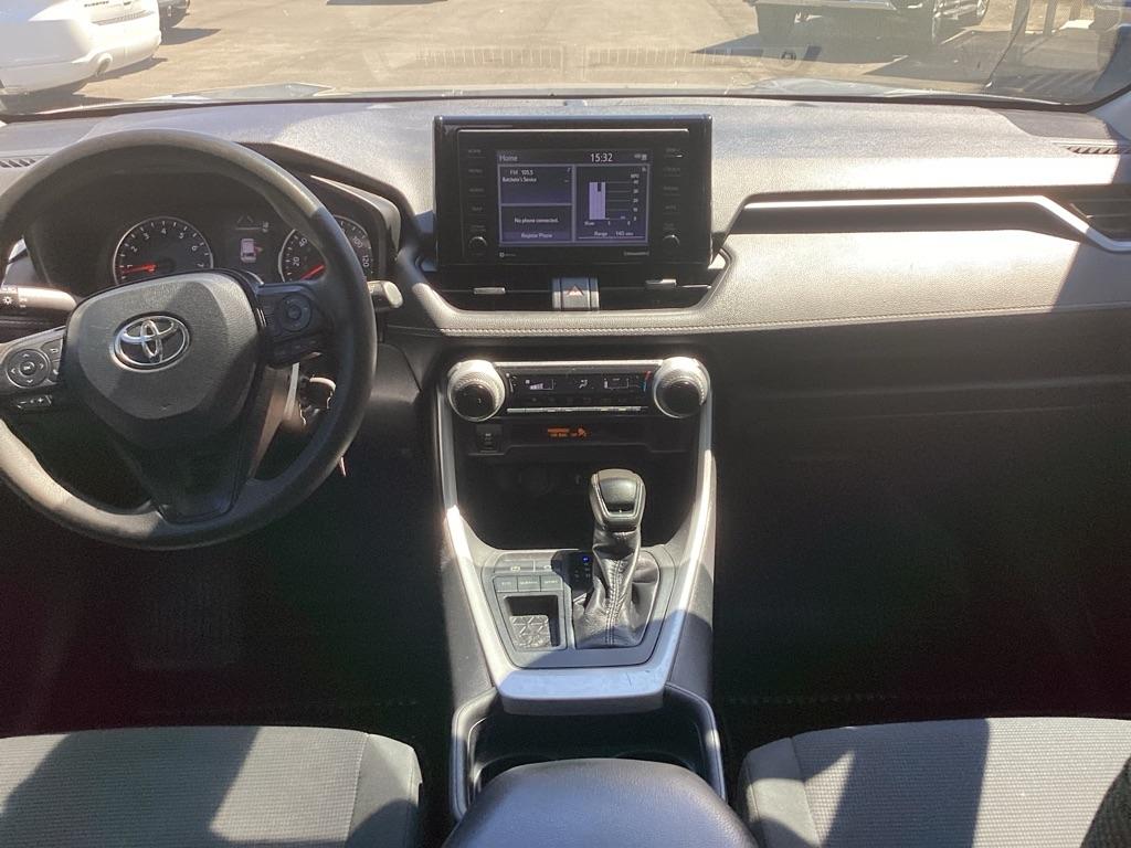 Toyota RAV4 LE 2020