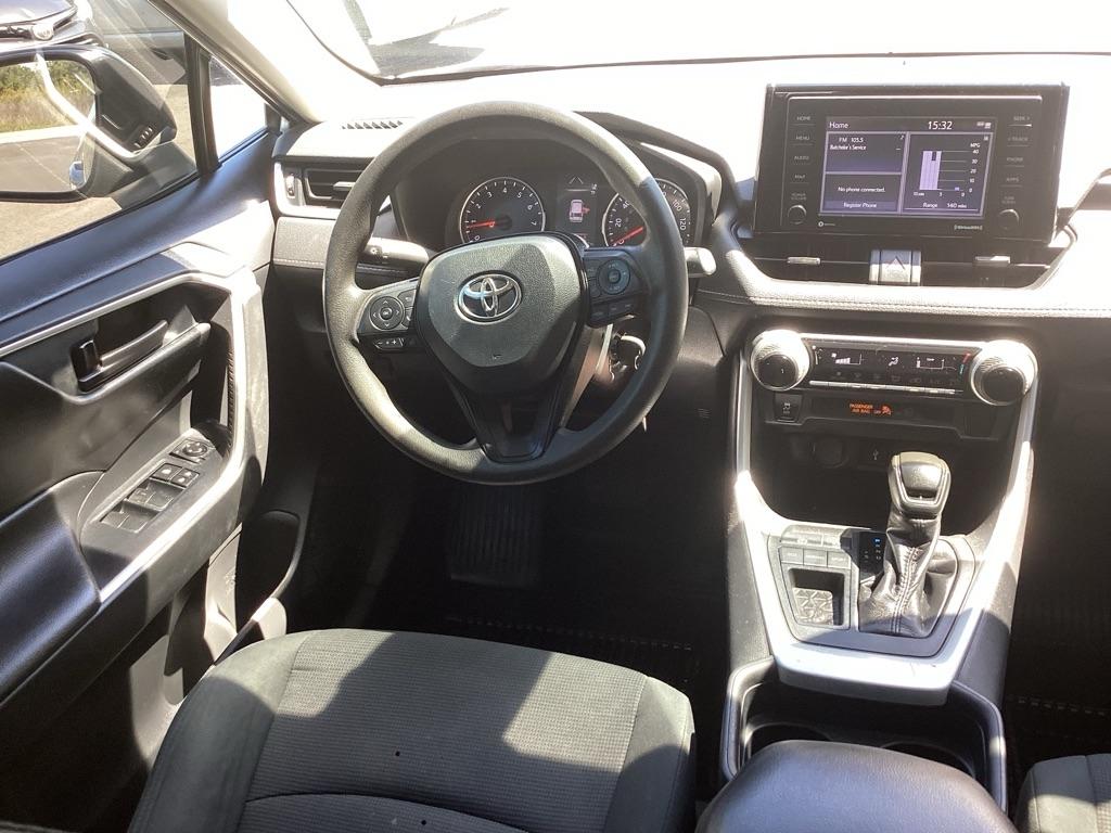 Toyota RAV4 LE 2020
