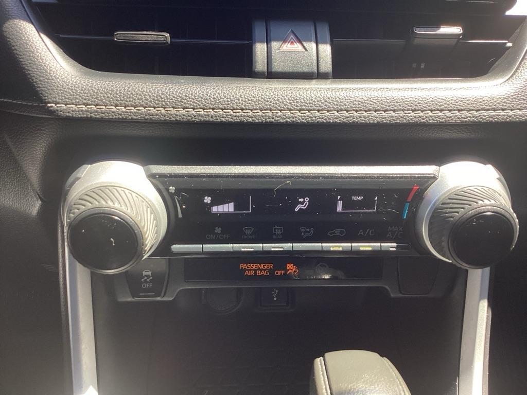 Toyota RAV4 LE 2020