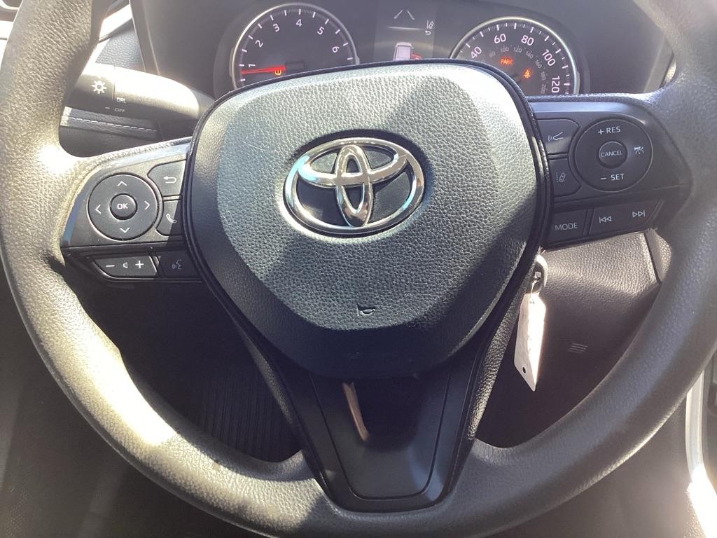 Toyota RAV4 LE 2020