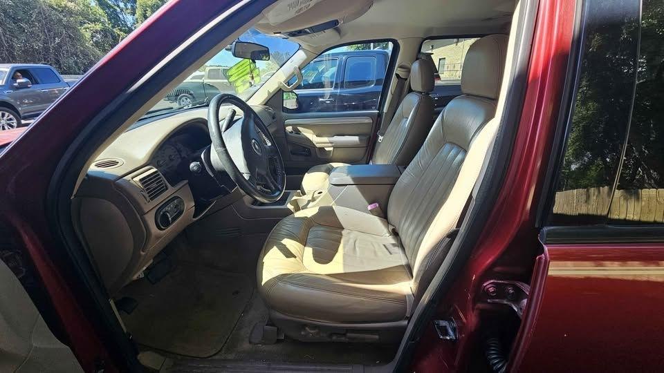 Mercury Mountaineer Convenience 4.0L 2WD 2004