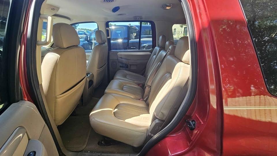 Mercury Mountaineer Convenience 4.0L 2WD 2004