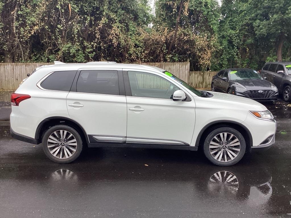 Mitsubishi Outlander SE 2WD 2020