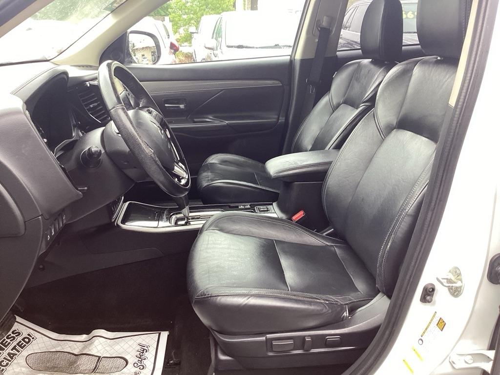 Mitsubishi Outlander SE 2WD 2020