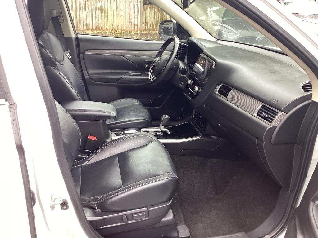 Mitsubishi Outlander SE 2WD 2020