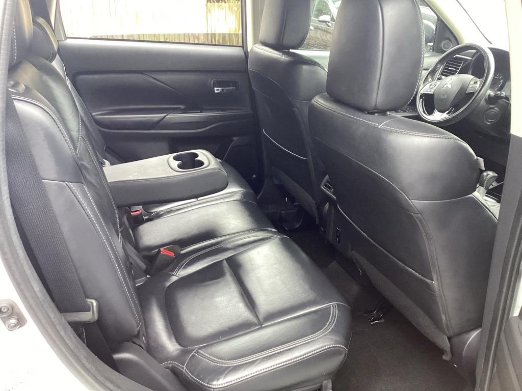Mitsubishi Outlander SE 2WD 2020