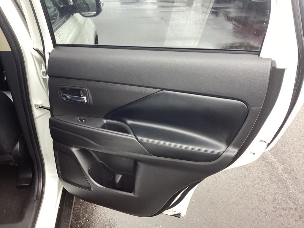 Mitsubishi Outlander SE 2WD 2020