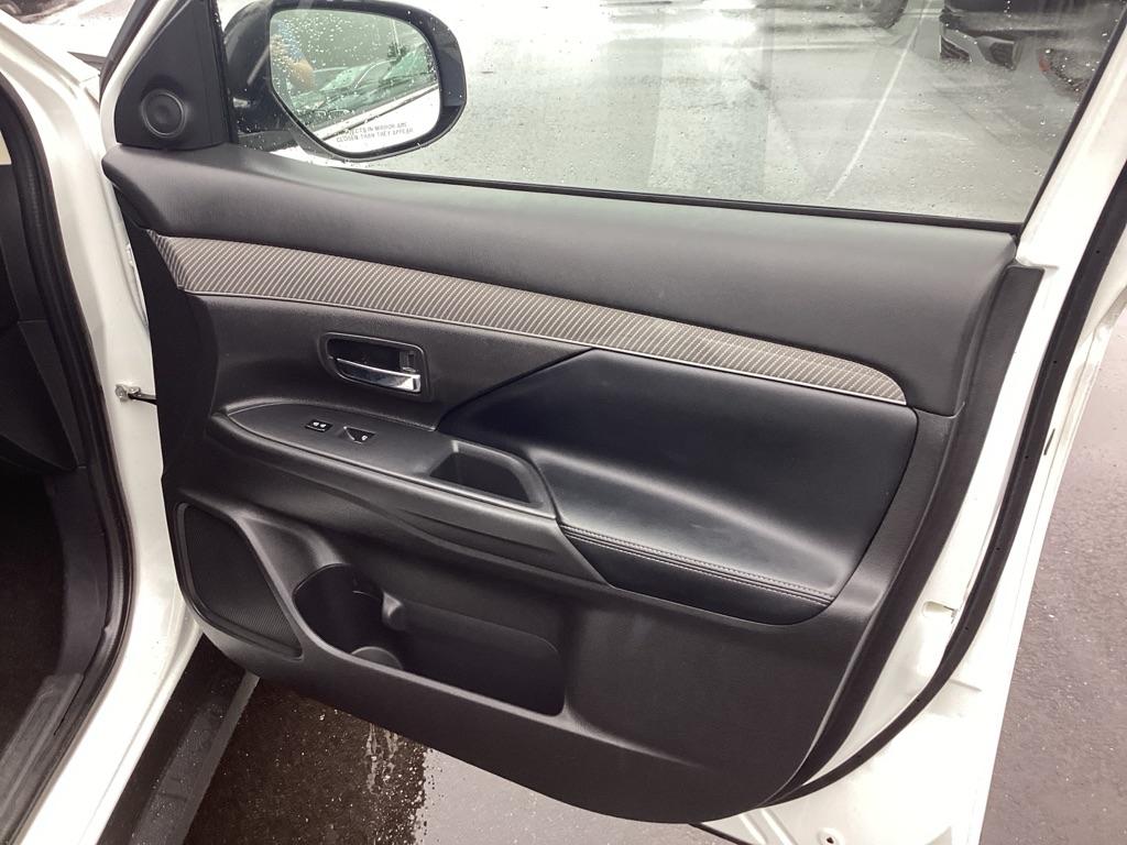 Mitsubishi Outlander SE 2WD 2020