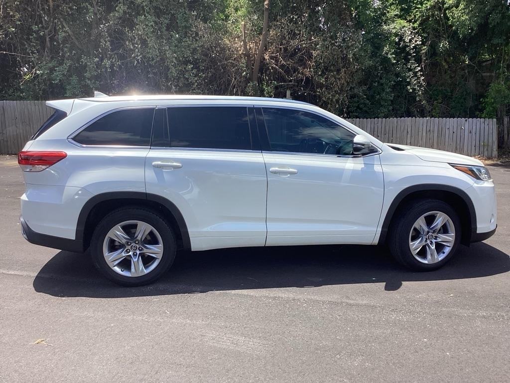 Toyota Highlander Limited FWD V6 2017