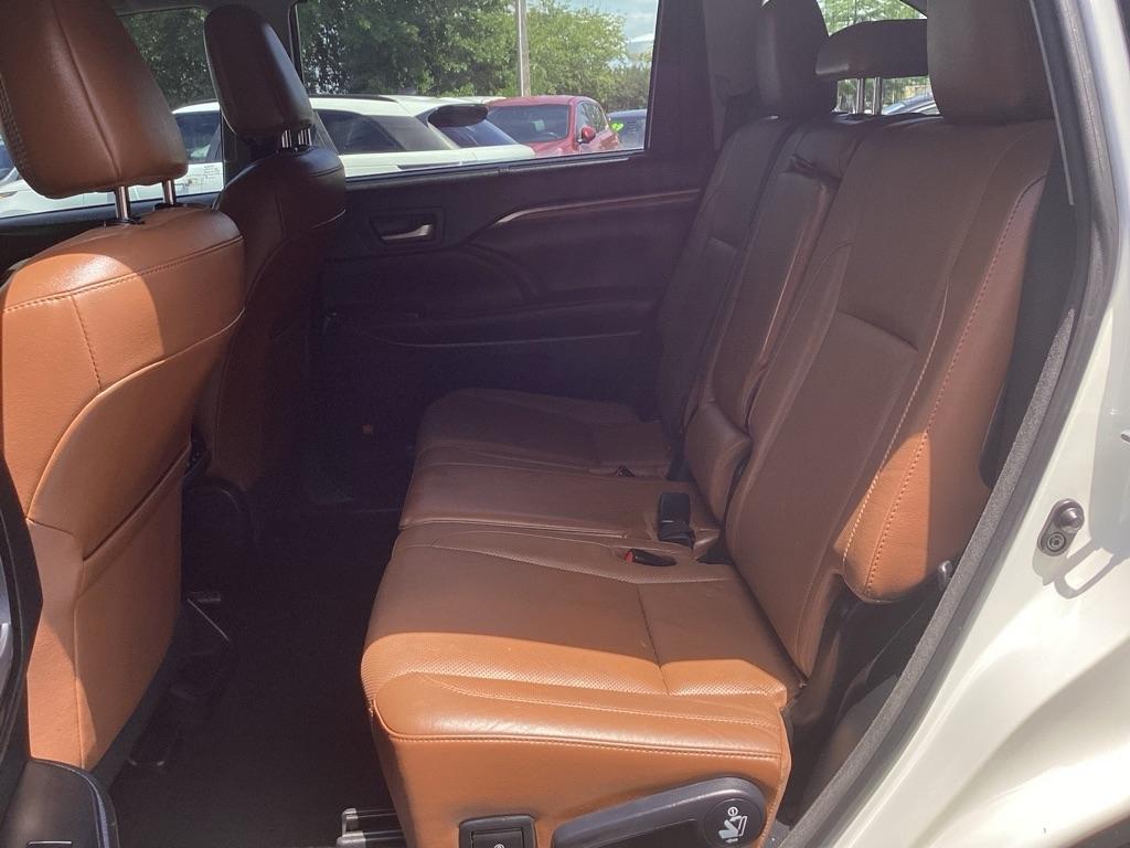 Toyota Highlander Limited FWD V6 2017