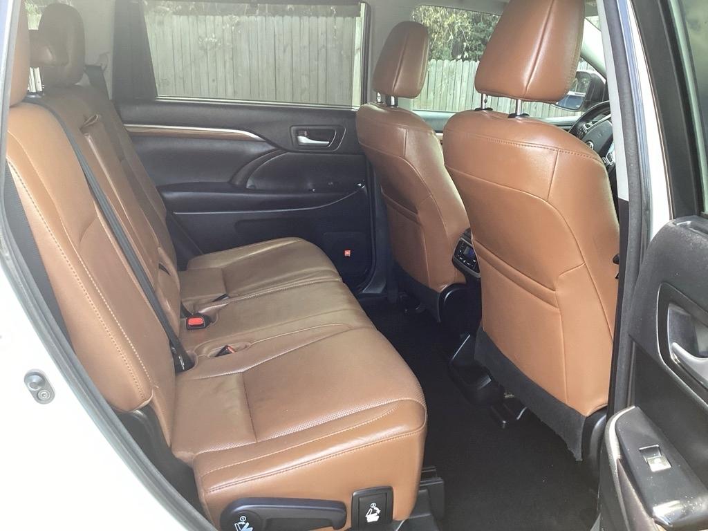 Toyota Highlander Limited FWD V6 2017