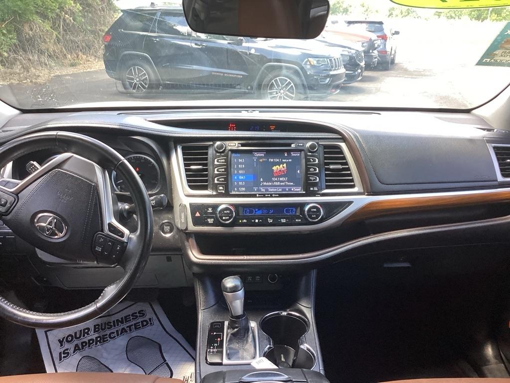 Toyota Highlander Limited FWD V6 2017