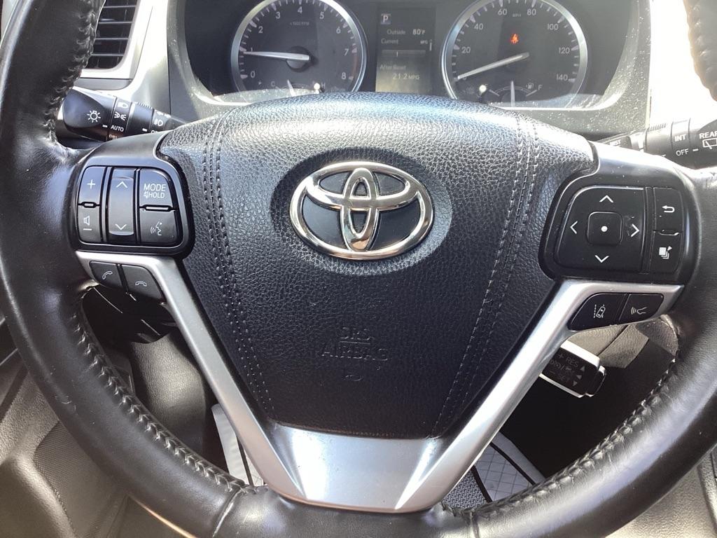 Toyota Highlander Limited FWD V6 2017
