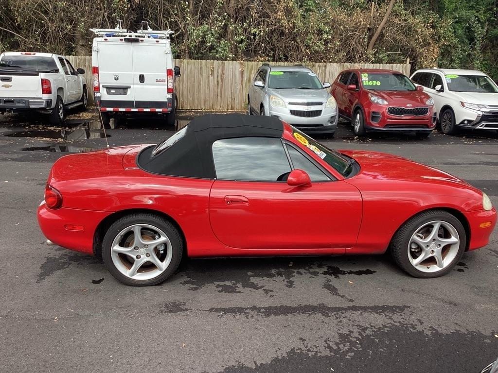Mazda MX-5 Miata Base 2003