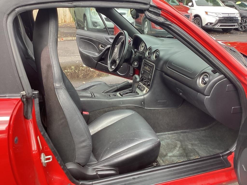 Mazda MX-5 Miata Base 2003