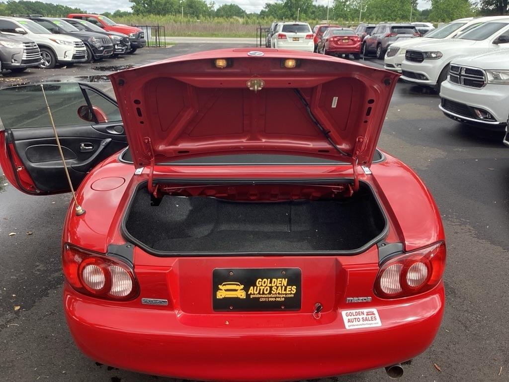 Mazda MX-5 Miata Base 2003