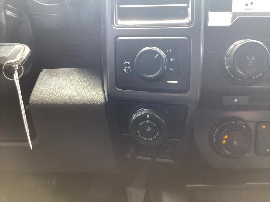 Ford F-150 XL SuperCrew 5.5-ft. Bed 4WD 2016