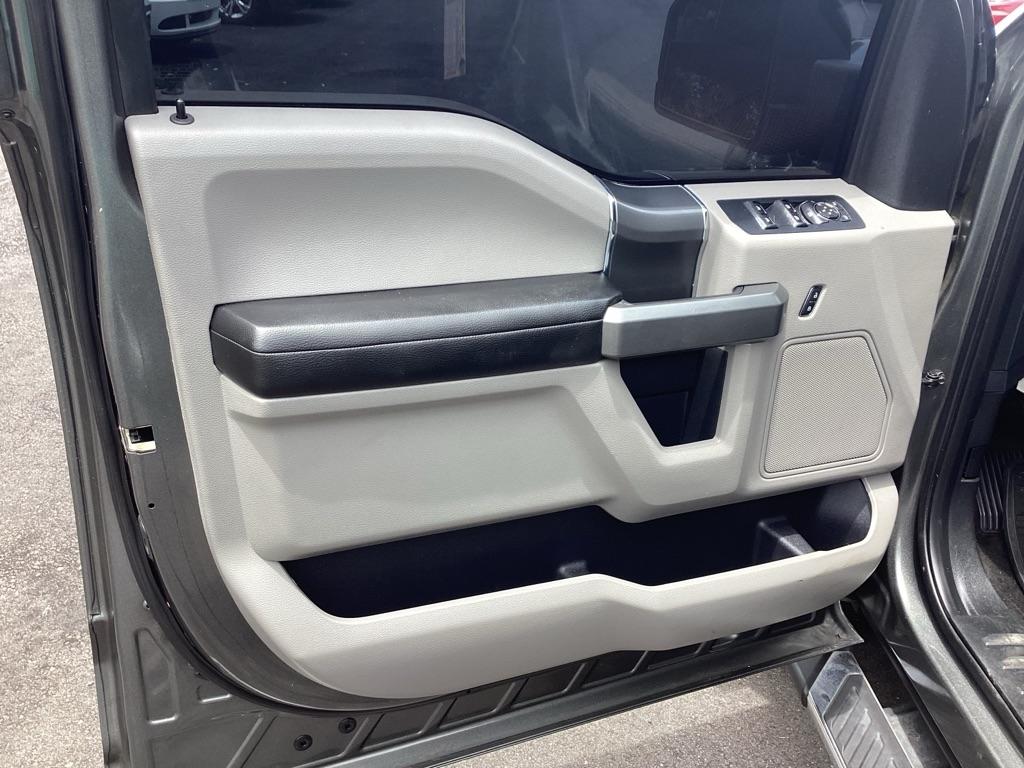 Ford F-150 XL SuperCrew 5.5-ft. Bed 4WD 2016