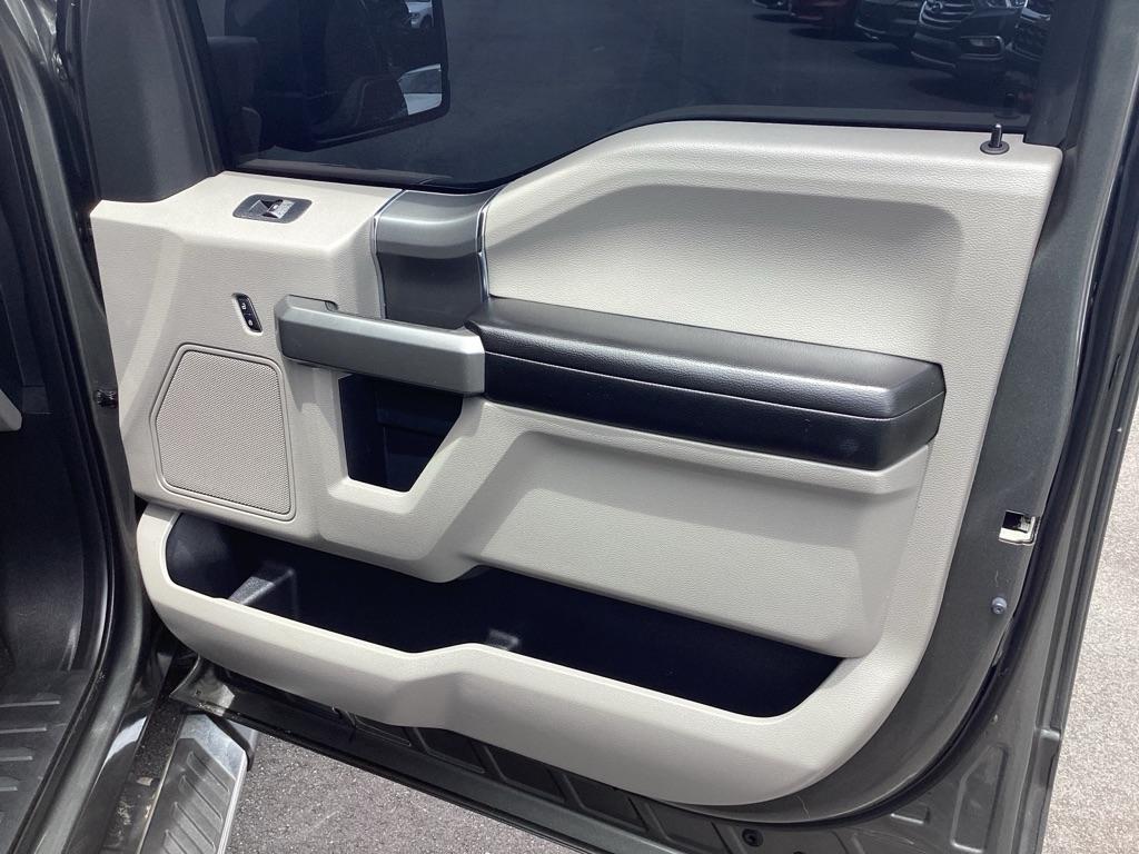 Ford F-150 XL SuperCrew 5.5-ft. Bed 4WD 2016