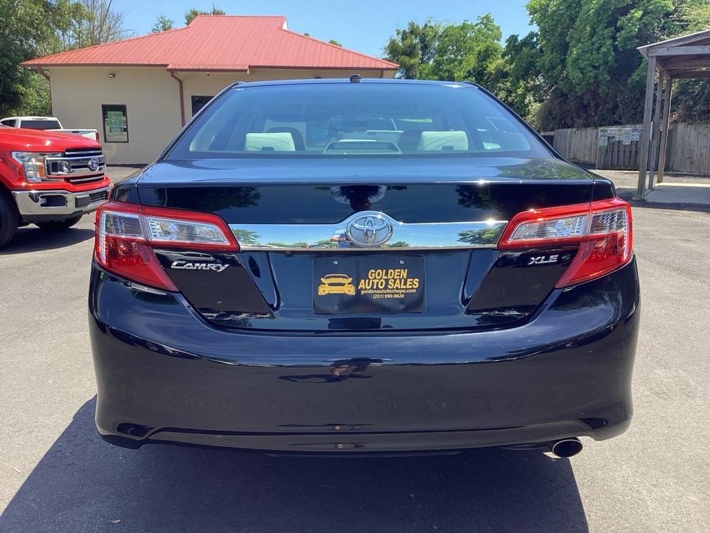 Toyota Camry SE 2012