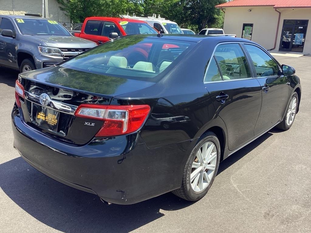 Toyota Camry SE 2012