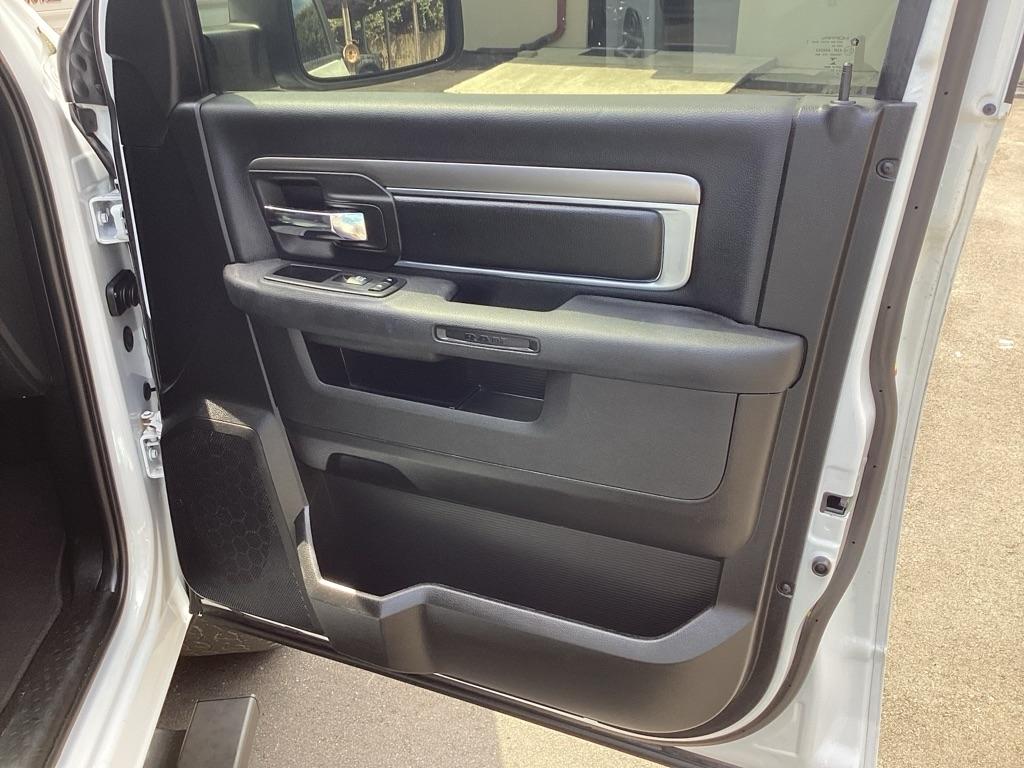 RAM 1500 Classic Tradesman Crew Cab SWB 4WD 2021
