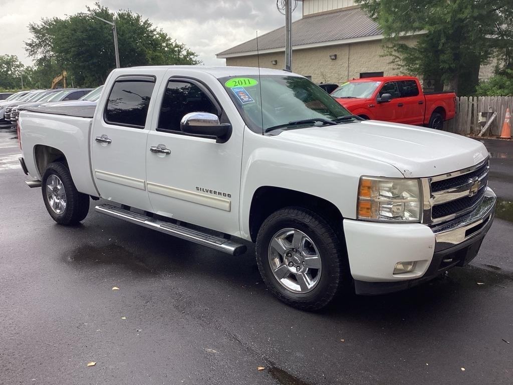 Chevrolet Silverado 1500 LT Crew Cab 2WD 2011