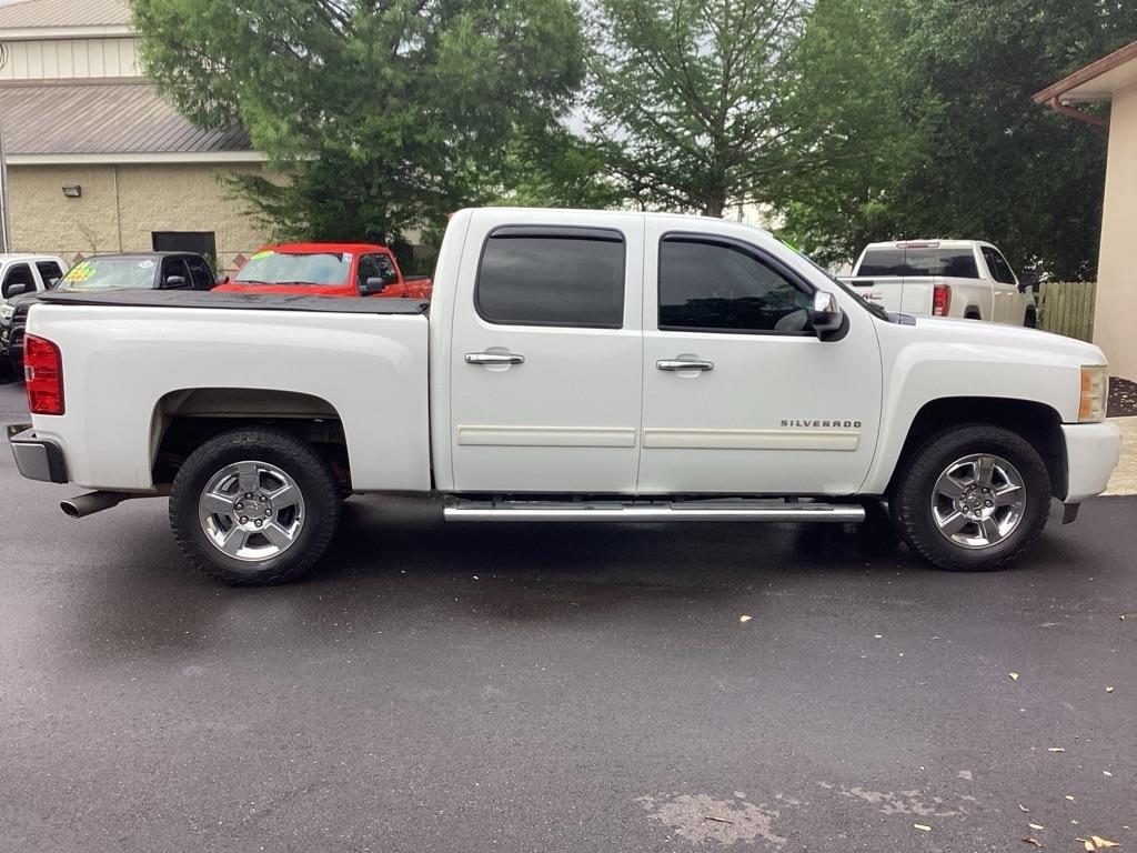 Chevrolet Silverado 1500 LT Crew Cab 2WD 2011