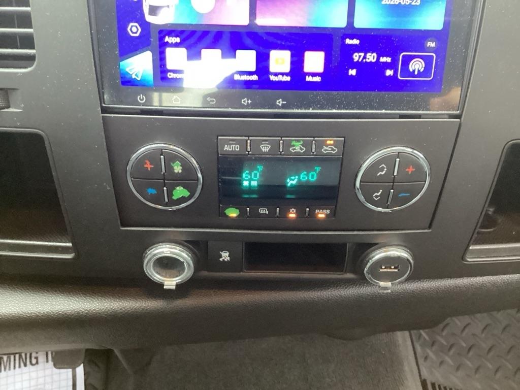 Chevrolet Silverado 1500 LT Crew Cab 2WD 2011