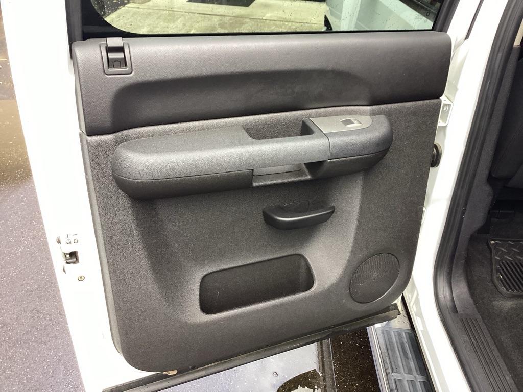 Chevrolet Silverado 1500 LT Crew Cab 2WD 2011