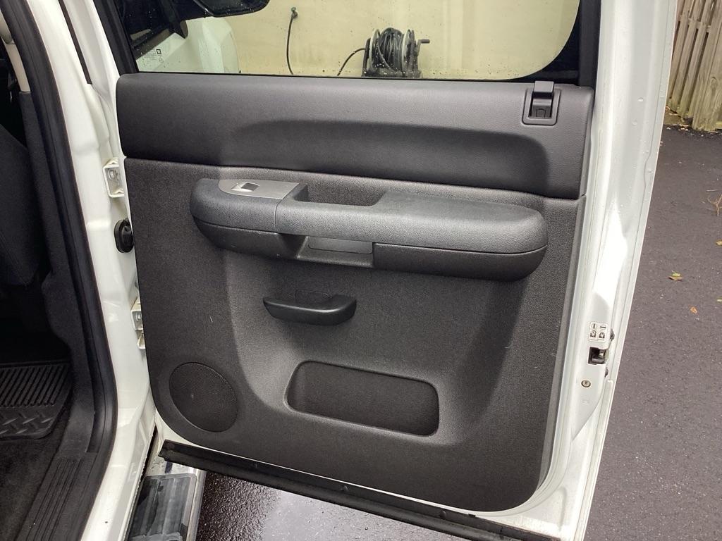 Chevrolet Silverado 1500 LT Crew Cab 2WD 2011