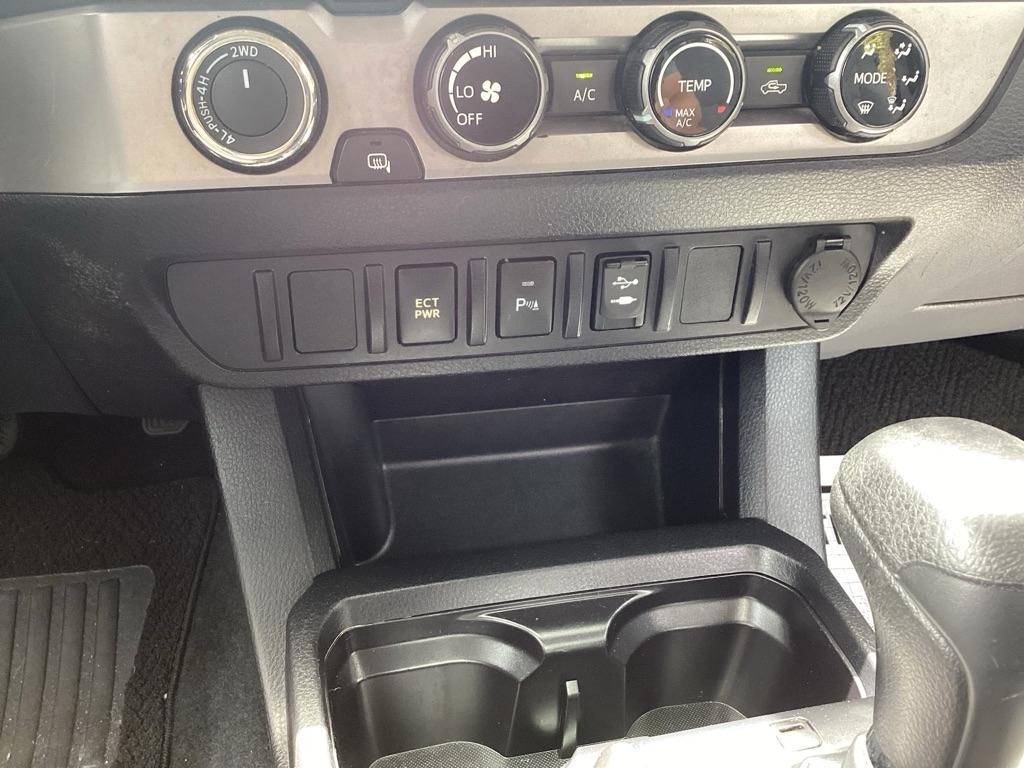 Toyota Tacoma SR5 Double Cab Long Bed V6 6AT 4WD 2017