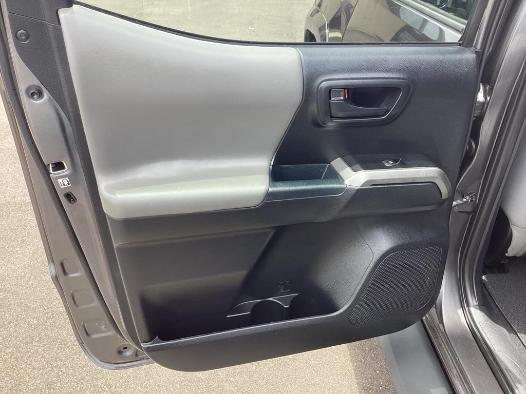 Toyota Tacoma SR5 Double Cab Long Bed V6 6AT 4WD 2017
