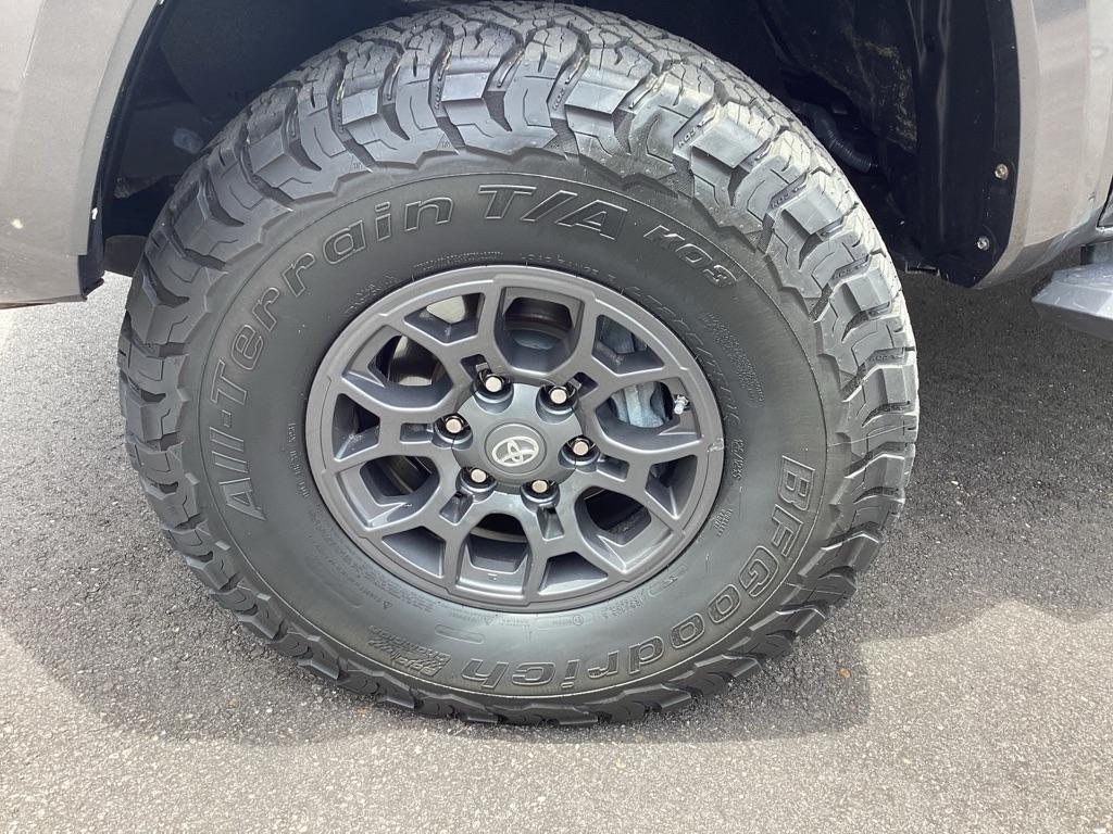 Toyota Tacoma SR5 Double Cab Long Bed V6 6AT 4WD 2017