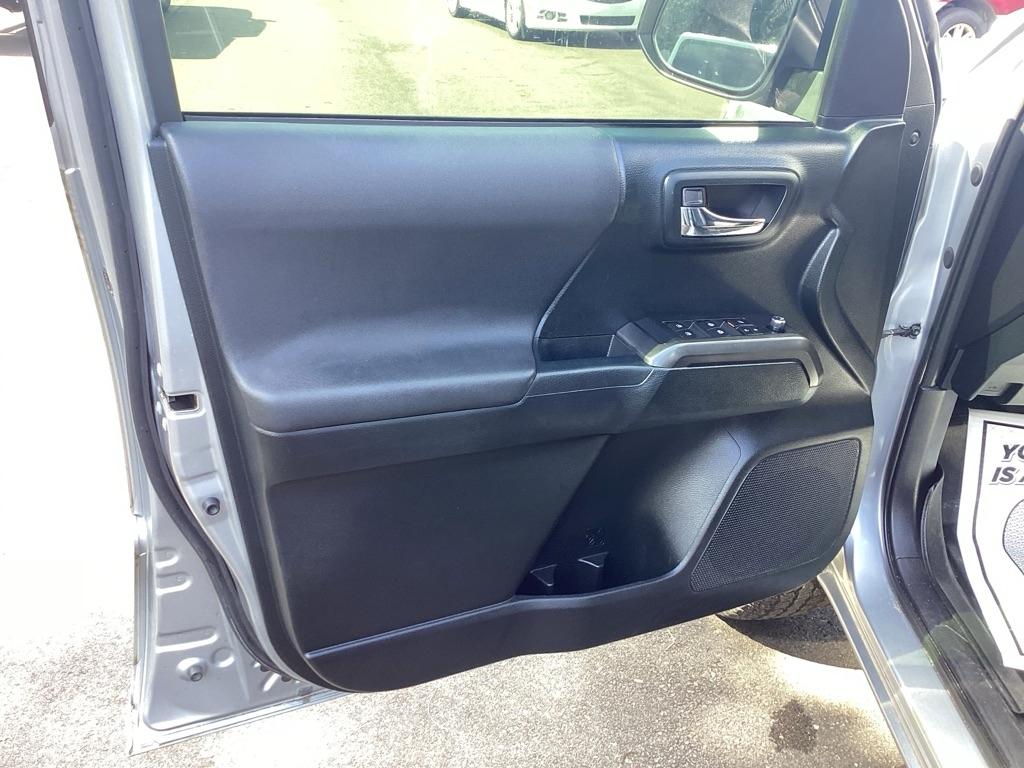 Toyota Tacoma SR5 Double Cab Long Bed V6 6AT 2WD 2016