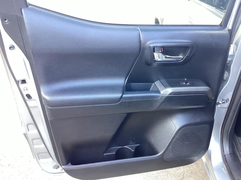Toyota Tacoma SR5 Double Cab Long Bed V6 6AT 2WD 2016
