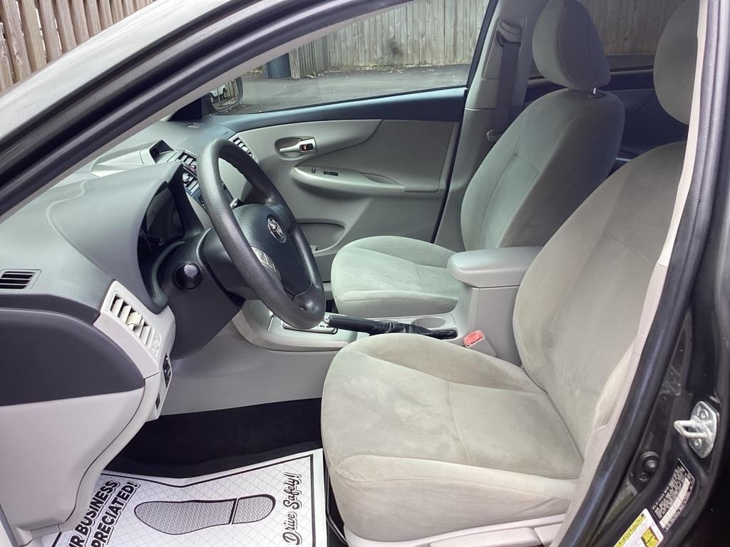 Toyota Corolla LE 2013