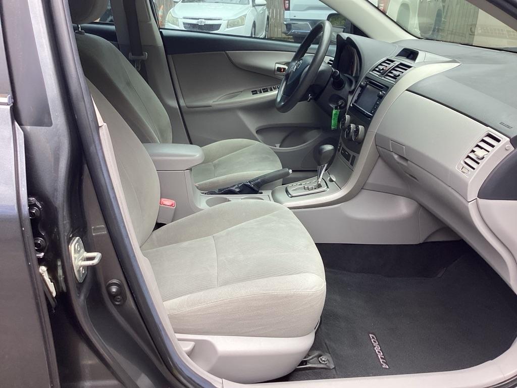 Toyota Corolla LE 2013