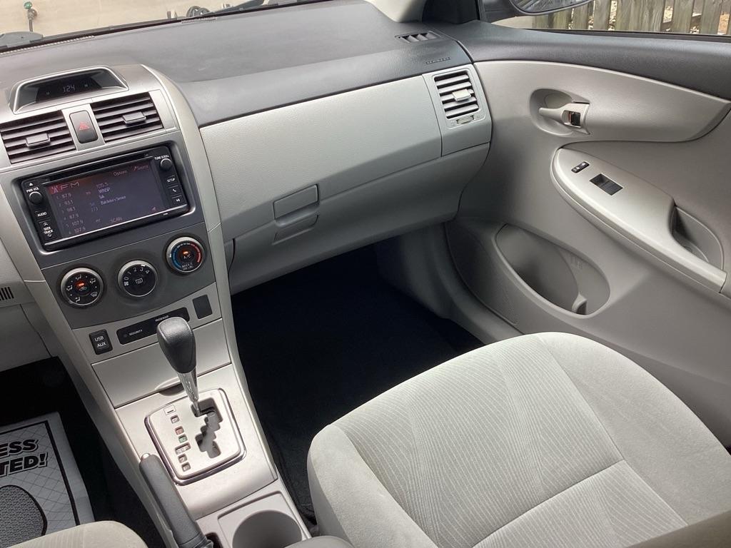 Toyota Corolla LE 2013
