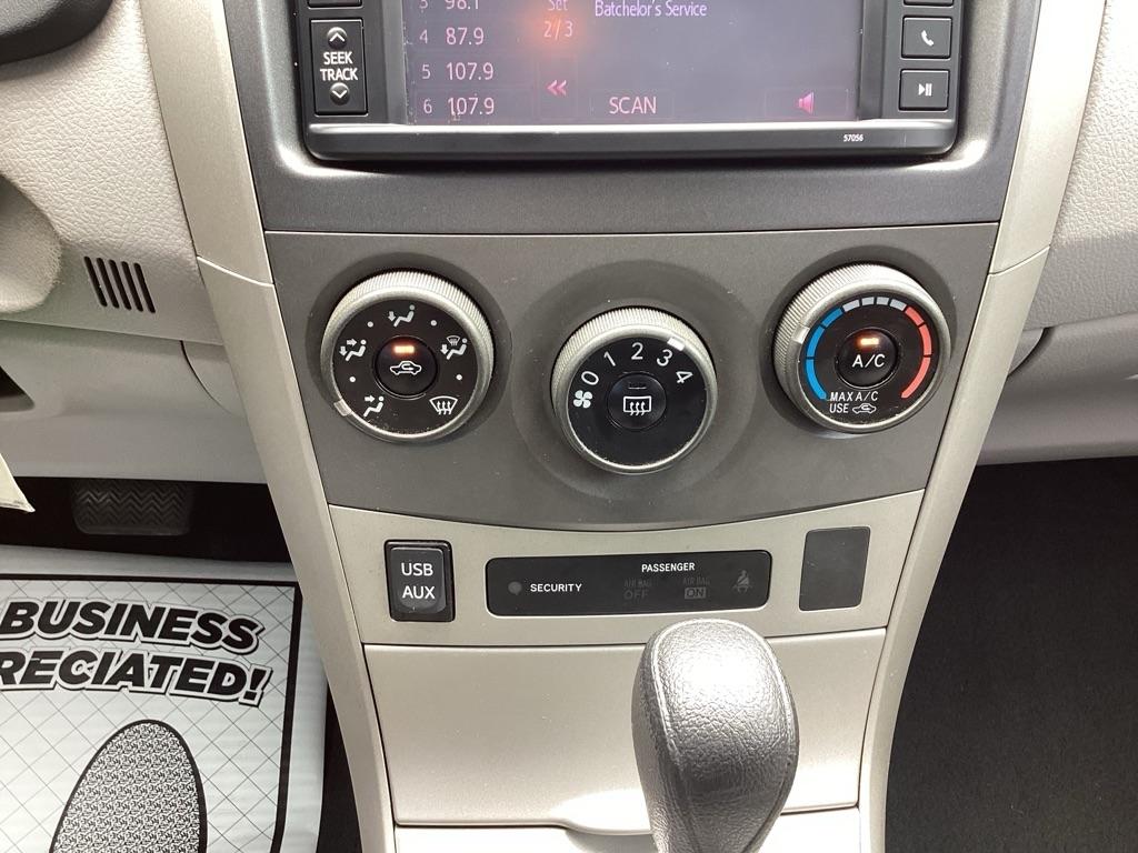 Toyota Corolla LE 2013
