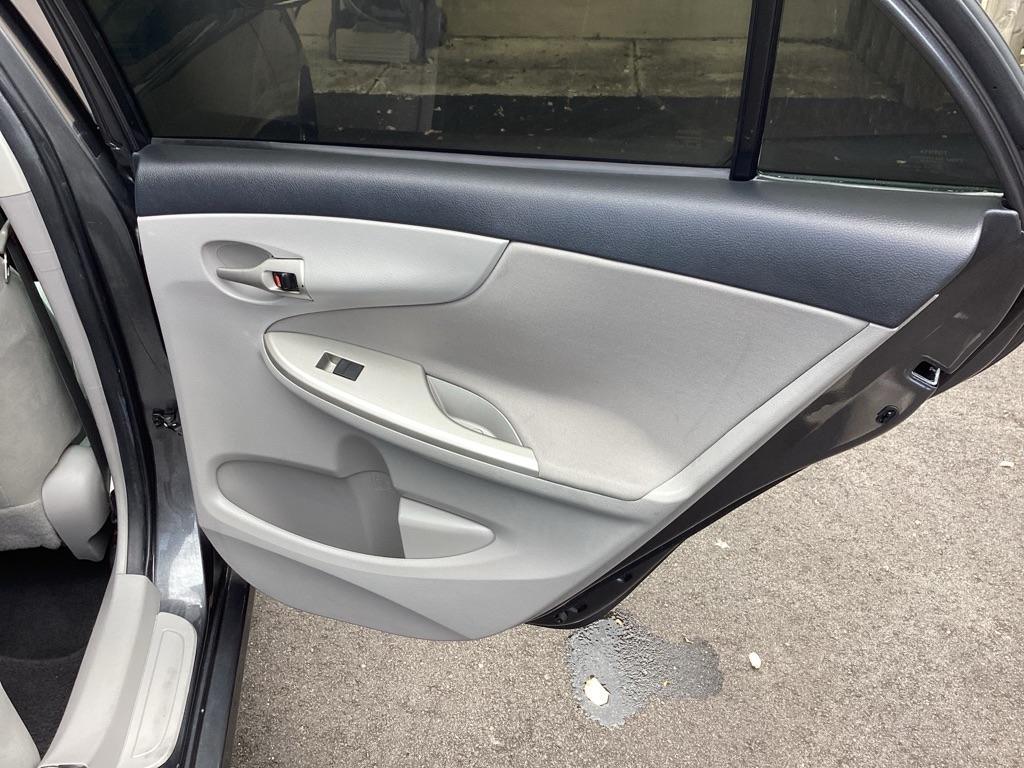 Toyota Corolla LE 2013