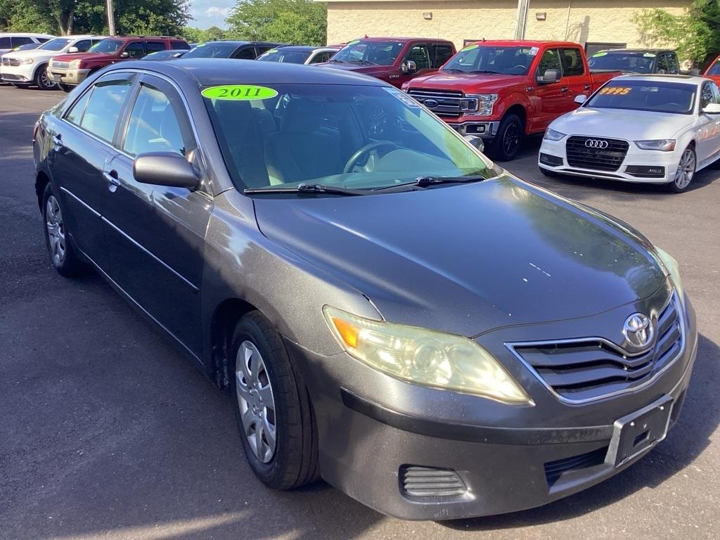Toyota Camry Base 6-Spd AT 2011
