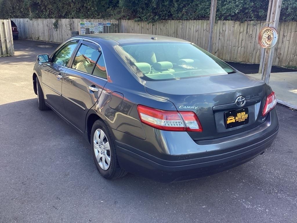 Toyota Camry Base 6-Spd AT 2011