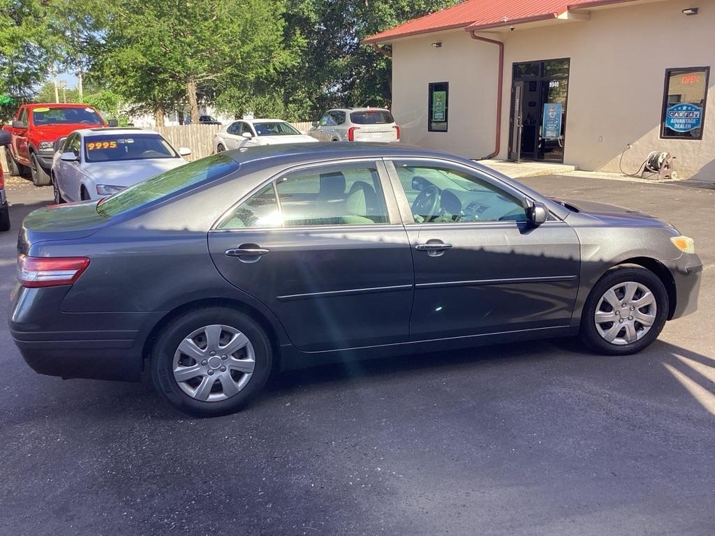 Toyota Camry Base 6-Spd AT 2011