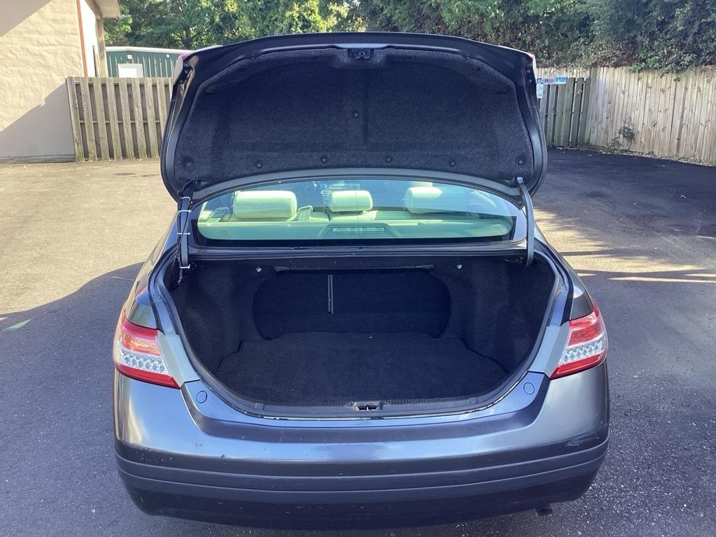 Toyota Camry Base 6-Spd AT 2011