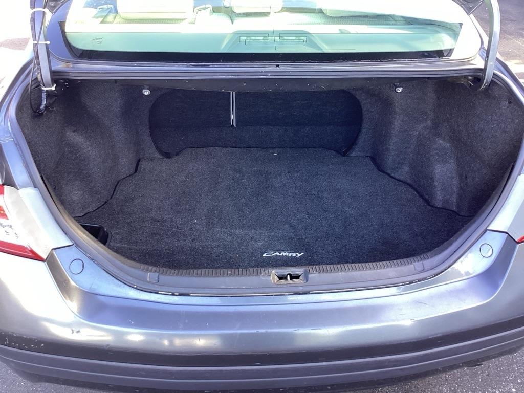 Toyota Camry Base 6-Spd AT 2011