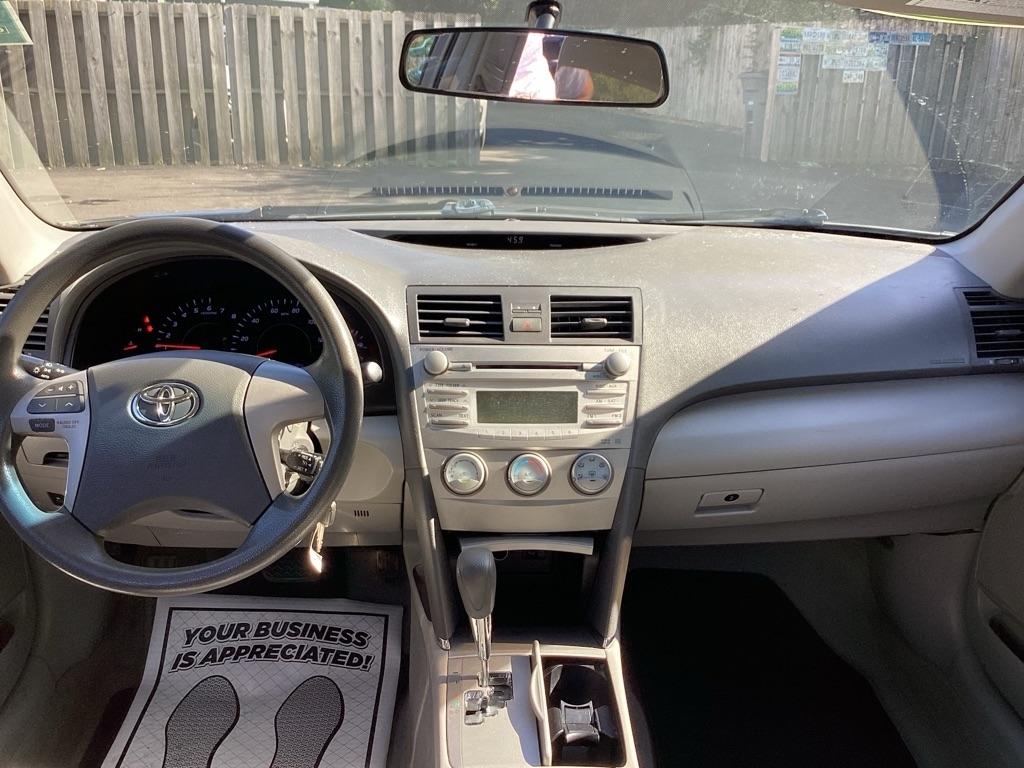 Toyota Camry Base 6-Spd AT 2011