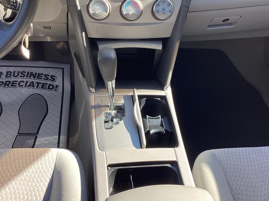 Toyota Camry Base 6-Spd AT 2011