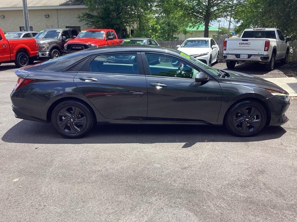 Hyundai Elantra SEL 2023