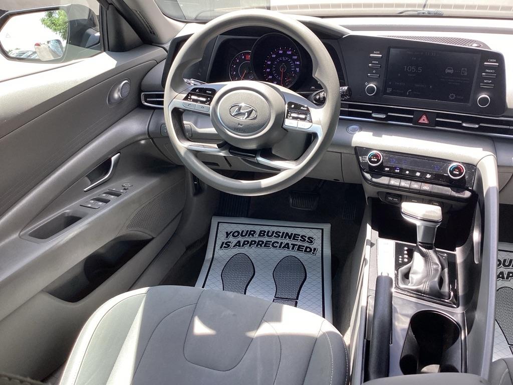 Hyundai Elantra SEL 2023
